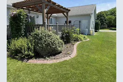 420 Longwood Lane, Wrightstown, WI 54180 - Photo 4