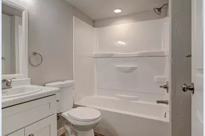 1315 W Summer Street, Appleton, WI 54914 - Photo 6