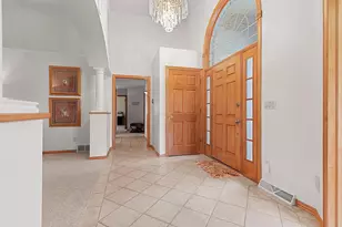 220 E Falcon Hill Way, Green Bay, WI 54302 - Photo 4