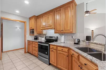 220 E Falcon Hill Way, Green Bay, WI 54302 - Photo 18
