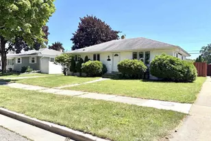 1137 W Roberts Ave, Appleton, WI 54914 - Photo 2