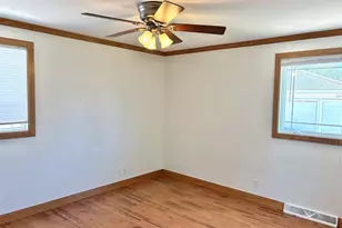 1137 W Roberts Ave, Appleton, WI 54914 - Photo 14
