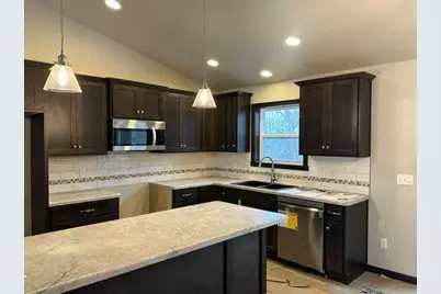 W6530 Breezy Way, Appleton, WI 54915 - Photo 2