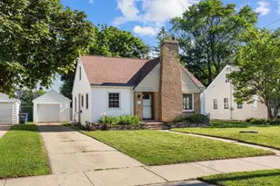 714 Baldwin Ave, Oshkosh, WI 54901 - Photo 2