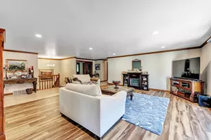 1231 Gerhardt Ln, Green Bay, WI 54313 - Photo 6