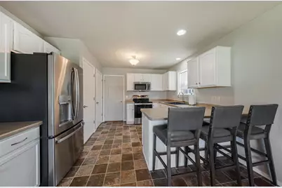 1028 Durham Lane, Menasha, WI 54952 - Photo 10