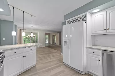 W6425 Lakeview Court, Menasha, WI 54952 - Photo 16