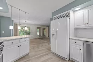 W6425 Lakeview Ct, Menasha, WI 54952 - Photo 16