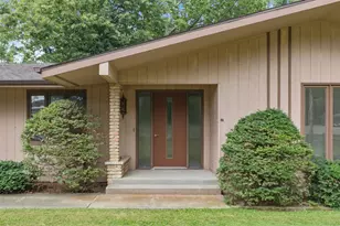 W6425 Lakeview Ct, Menasha, WI 54952 - Photo 4