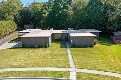1004 W Crescent Drive, Manitowoc, WI 54220 - Photo 1