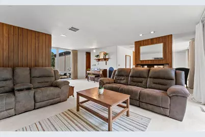 1004 W Crescent Drive, Manitowoc, WI 54220 - Photo 12