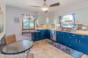 1718 S Pearl St, New London, WI 54961 - Photo 6