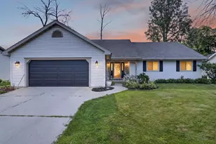 1229 Appleton St, Menasha, WI 54952 - Photo 2
