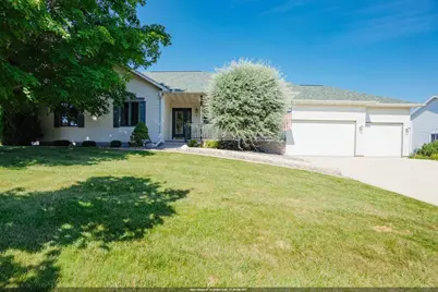 8 Hampton Court, Fond du Lac, WI 54935 - Photo 1