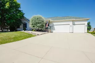 8 Hampton Ct, Fond du Lac, WI 54935 - Photo 38