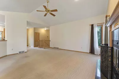 8 Hampton Court, Fond du Lac, WI 54935 - Photo 8