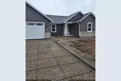 2951 Winnipeg Street, Menasha, WI 54952 - Photo 1