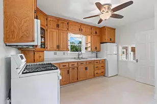 1956 Deckner Ave, Green Bay, WI 54302 - Photo 14