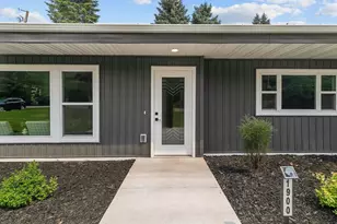 1900 Leonard Point Rd, Oshkosh, WI 54904 - Photo 4