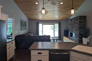 4666 Island View Dr, Oshkosh, WI 54901 - Photo 30