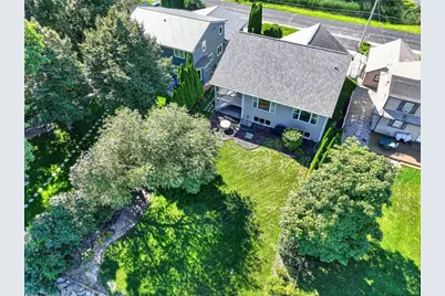 4666 Island View Drive, Oshkosh, WI 54901 - Photo 4