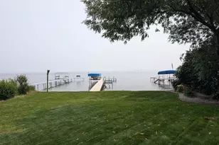 4666 Island View Dr, Oshkosh, WI 54901 - Photo 20