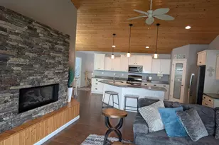 4666 Island View Dr, Oshkosh, WI 54901 - Photo 34