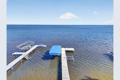 4666 Island View Drive, Oshkosh, WI 54901 - Photo 10