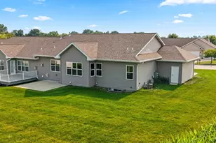 911 Barronwood Dr, Green Bay, WI 54311 - Photo 14