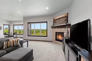 911 Barronwood Dr, Green Bay, WI 54311 - Photo 24