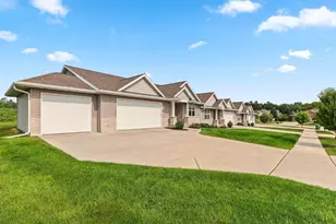911 Barronwood Dr, Green Bay, WI 54311 - Photo 18