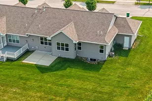 911 Barronwood Dr, Green Bay, WI 54311 - Photo 12