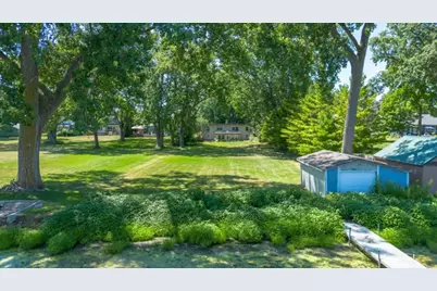 5984 Lake Road, Oshkosh, WI 54902 - Photo 4
