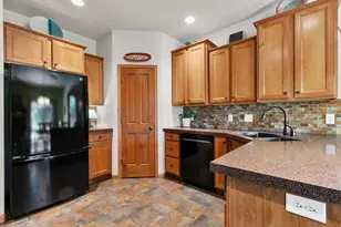 1065 Blackberry Winter Ln, De Pere, WI 54115 - Photo 22