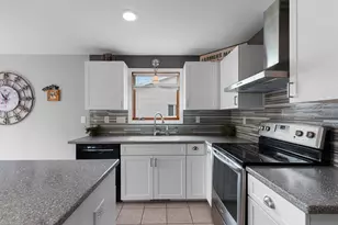 1275 N Franco Ct, De Pere, WI 54115 - Photo 12