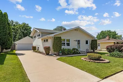2607 S Fountain Avenue, Appleton, WI 54914 - Photo 1