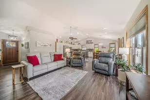 206 Donovan Cir, Rosendale, WI 54974 - Photo 4