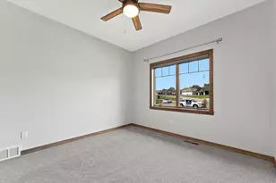 2685 Chambers Xing, Green Bay, WI 54313 - Photo 18