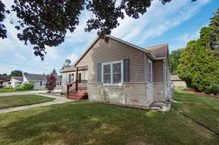 721 Washington Ave, North Fond du Lac, WI 54937 - Photo 2