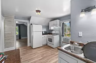 1646 Elmwood Ave, Oshkosh, WI 54901 - Photo 24