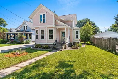 1646 Elmwood Avenue, Oshkosh, WI 54901 - Photo 2