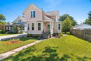 1646 Elmwood Ave, Oshkosh, WI 54901 - Photo 2