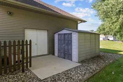1570 McIntosh Court, Oshkosh, WI 54904 - Photo 12