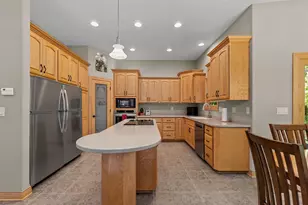 1570 McIntosh Ct, Oshkosh, WI 54904 - Photo 18