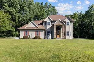 1570 McIntosh Ct, Oshkosh, WI 54904 - Photo 4