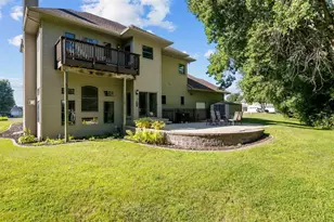 1570 McIntosh Ct, Oshkosh, WI 54904 - Photo 8