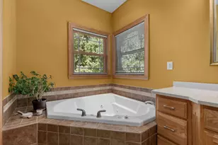 1570 McIntosh Ct, Oshkosh, WI 54904 - Photo 56