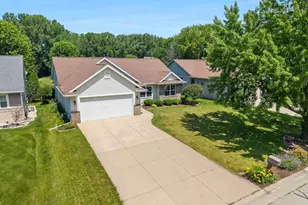 2744 W Commonwealth Ct, Appleton, WI 54914 - Photo 2