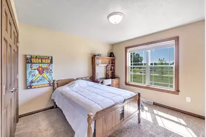 988 Creek Court, Little Suamico, WI 54141 - Photo 18