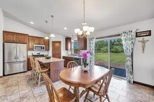 988 Creek Ct, Little Suamico, WI 54141 - Photo 8